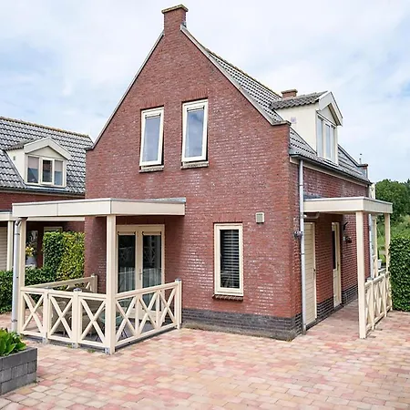 Vakantiehuis In Zuytland Buiten With Fishing Platform