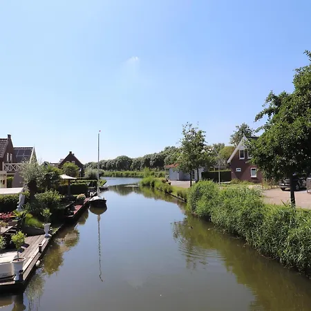 In Zuytland Buiten With Fishing Platform 別荘