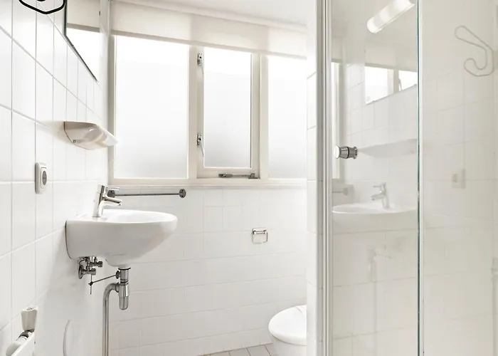 In Zuytland Buiten With Fishing Platform Simonshaven